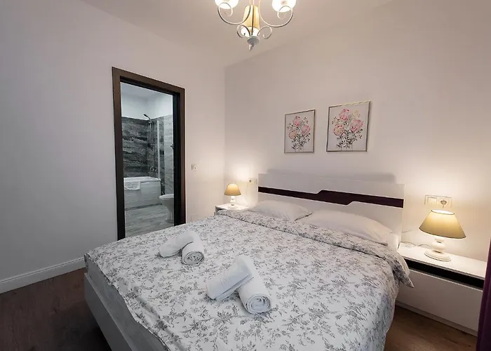 Tonitza Apartments